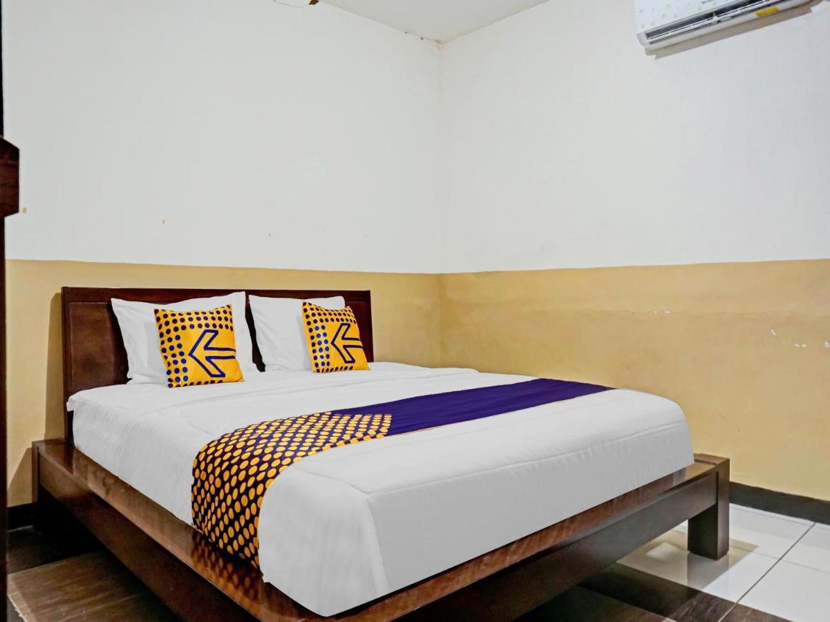 Spot On 90295 Simprug Residence Jakarta Kültér fotó
