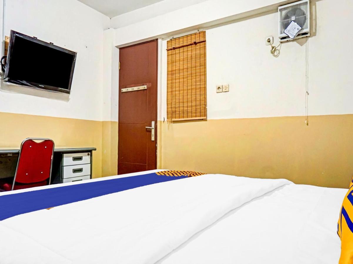 Spot On 90295 Simprug Residence Jakarta Kültér fotó