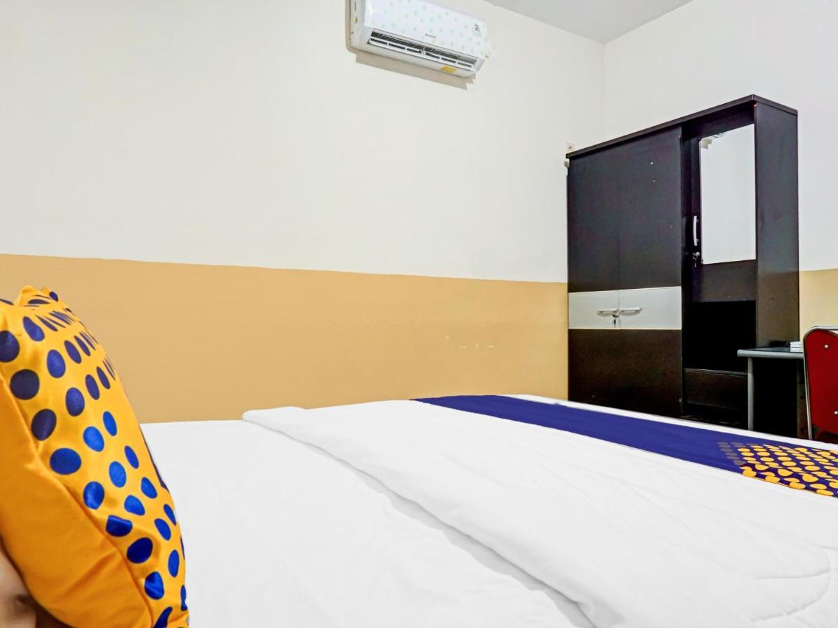 Spot On 90295 Simprug Residence Jakarta Kültér fotó