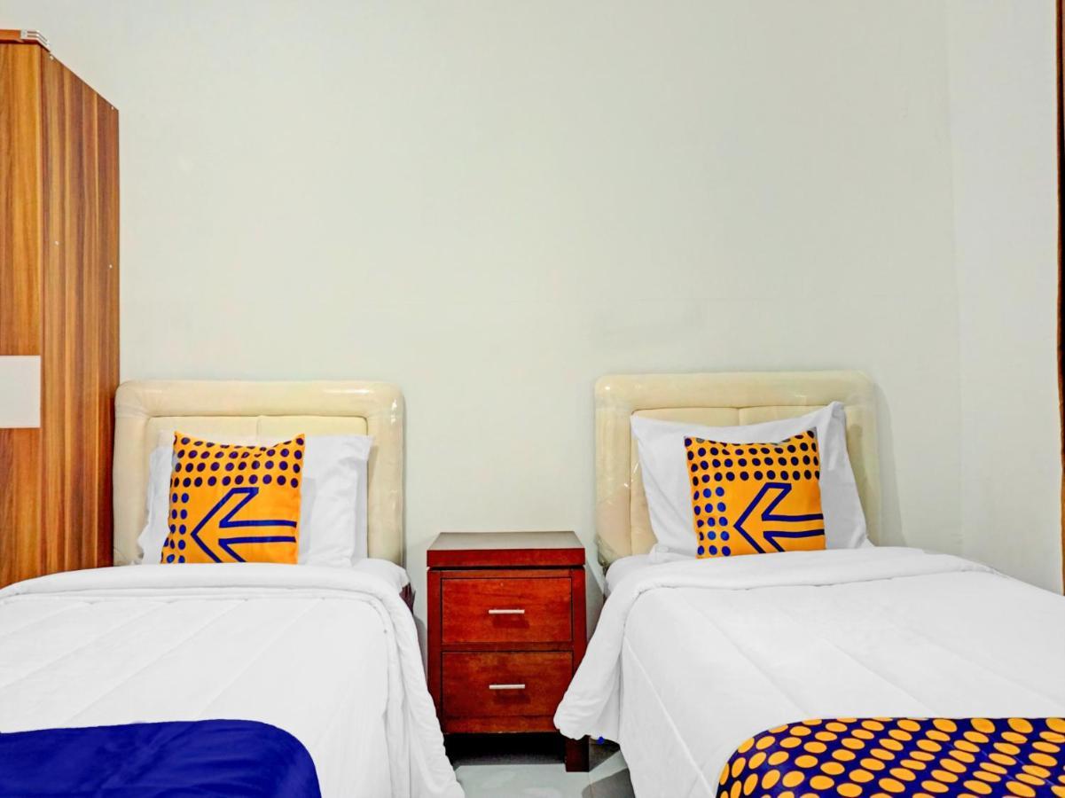 Spot On 90295 Simprug Residence Jakarta Kültér fotó