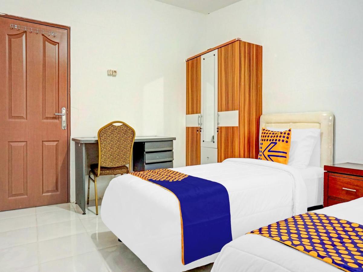 Spot On 90295 Simprug Residence Jakarta Kültér fotó