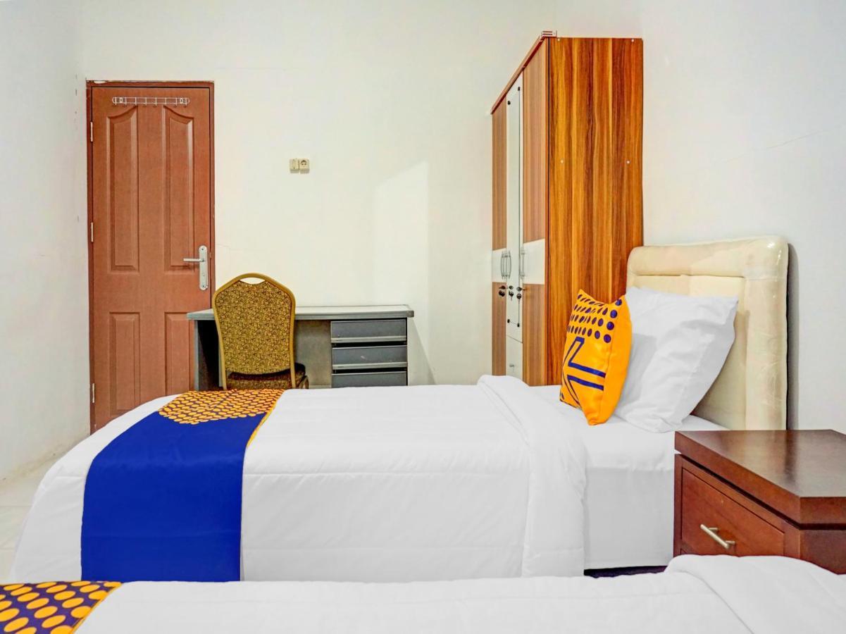 Spot On 90295 Simprug Residence Jakarta Kültér fotó